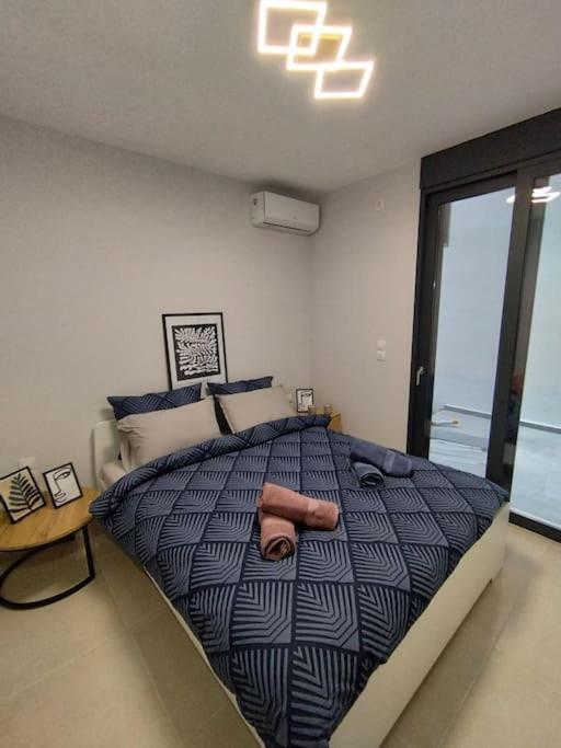Floral Home 1 - Ground Floor Apt With Courtyard And Private Parking! アテネ エクステリア 写真