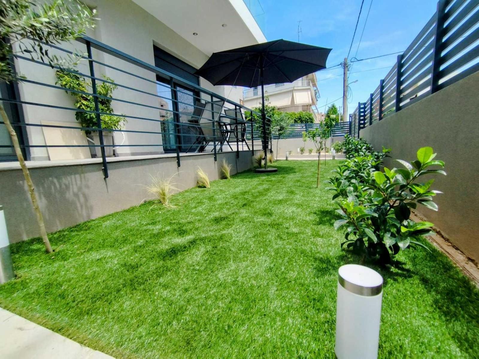 Floral Home 1 - Ground Floor Apt With Courtyard And Private Parking! アテネ エクステリア 写真